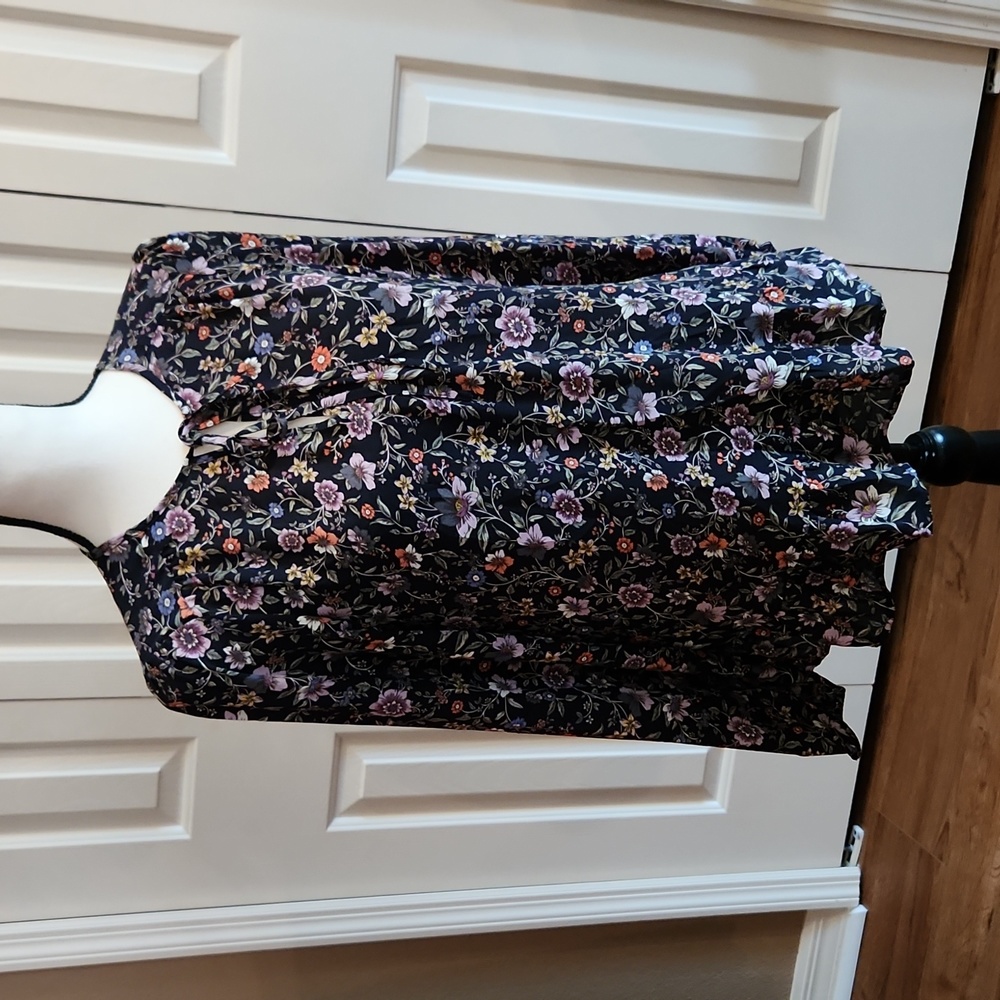 Loft, NWT, Women's Top, Navy, Floral, Size Medium